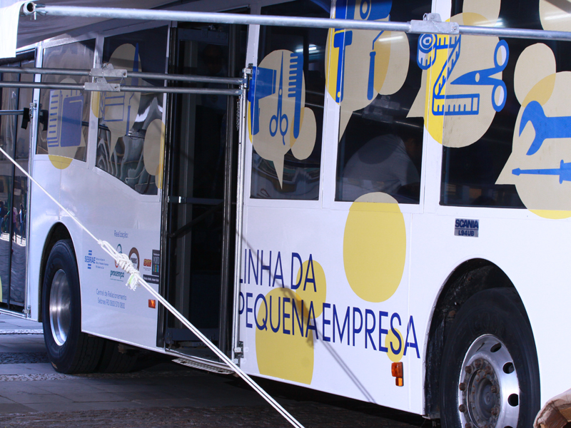 (João Alves) Ônibus está na Cooperativa de Ensino do Reciclador de Porto Alegre