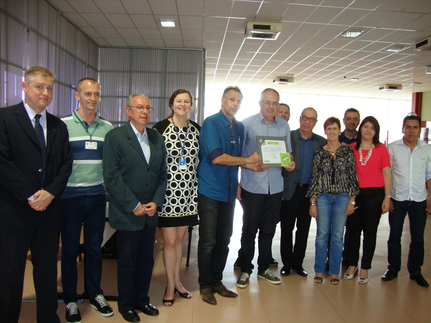 Certificado de implementação da Lei Geral foi entregue pelo SEBRAE/RS ao município (Foto: SEBRAE/RS)