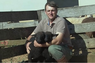 O produtor rural Alexandre Kurtz Scherer, de São Sepé, esteve em destaque no primeiro programa (Foto: Reprodução / Canal Rural)