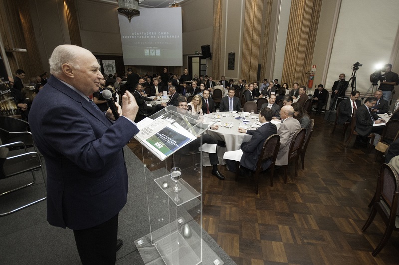 Aproximadamente 200 pessoas acompanharam a palestra de Carlos Sperotto no Tá na Mesa (Foto: Tiago Francisco)