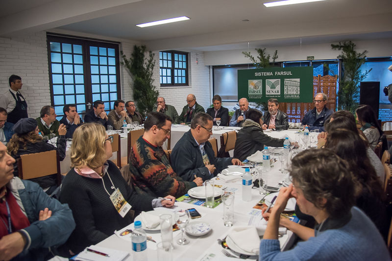 Presidente Sperotto ressaltou a parceria das três entidades durante a coletiva de imprensa organizada pela Farsul (Foto: Fagner Almeida)