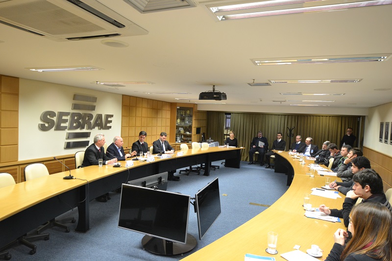 Carlos Sperotto conduziu a coletiva de imprensa realizada na Sede do SEBRAE/RS, em Porto Alegre (Foto: SEBRAE/RS)