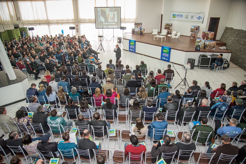 Encontro reúne horticultores e fruticultores em Caxias do Sul (Foto: Fagner Almeida)