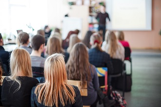 Curso gratuito é voltado para estudantes de 15 a 18 anos (Foto: Banco de Imagens)