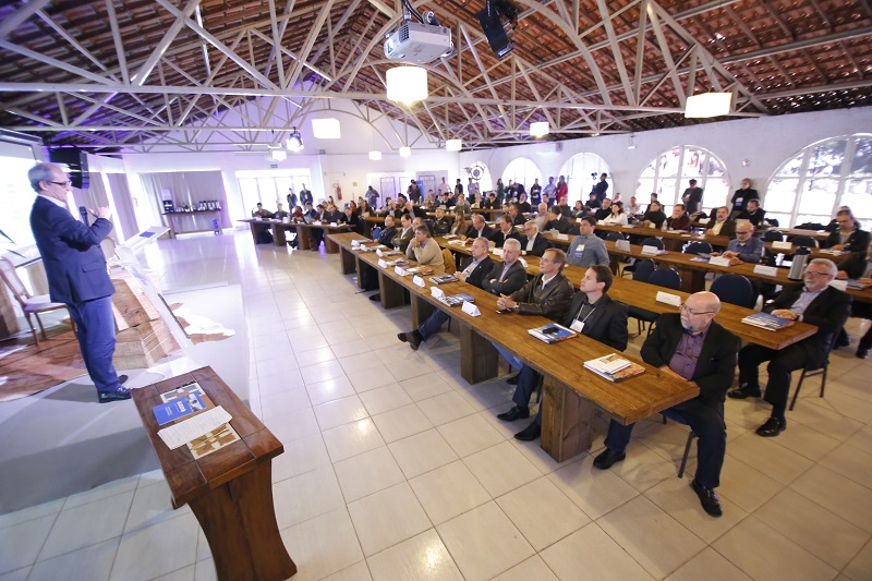 Congresso em Bagé reuniu mais de 120 lideranças regionais (Foto: Claiton Dornelles) 