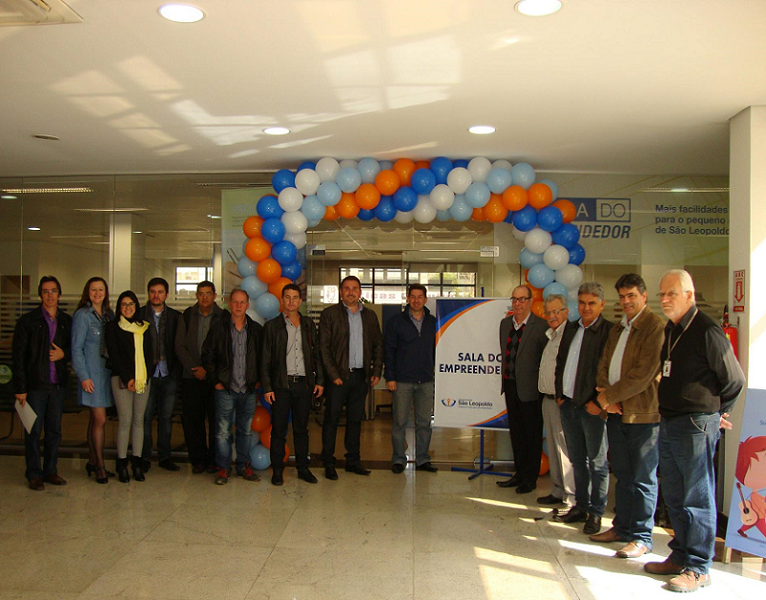 Grupo durante visita à Sala do Empreendedor de São Leopoldo (Foto: SEBRAE/RS)