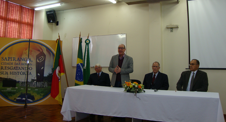 O gerente Marco Aurélio Copetti (em pé) representou o SEBRAE/RS no evento (Foto: SEBRAE/RS)