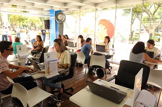 Estande montando na praça Dante Alighieri atraiu milhares de empreendedores (Foto: Maurício Concatto)