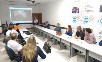 Reunião em que o projeto da área coletiva do Sindimetal na Mercopar 2015 foi apresentado (Foto: De Zotti)