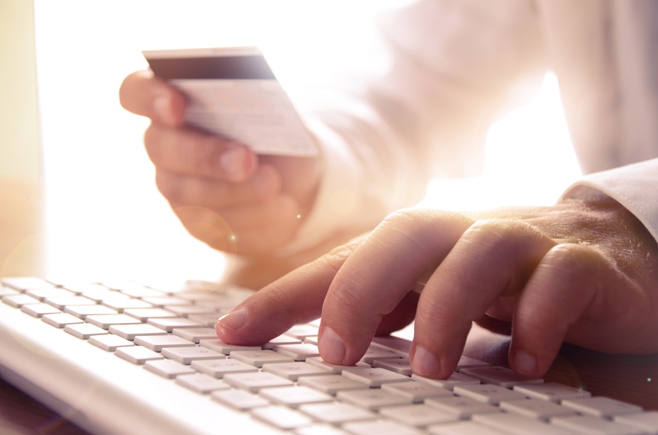 Comércio eletrônico passa a ser alternativa para os clientes da Redlar (Foto: Banco de Imagens)